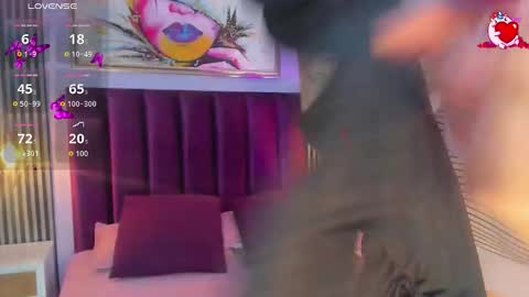 Laura online show from October 2025 01:03:02 PM