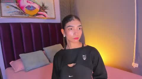 Snapshot of laura_aristizabal_19 chatting on July 2026 11:56:02 AM Laura online show from July 2026 11:56:02 AM