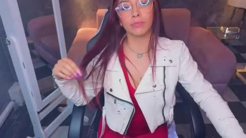 laura_b_ online show from April 2026 03:09:02 AM