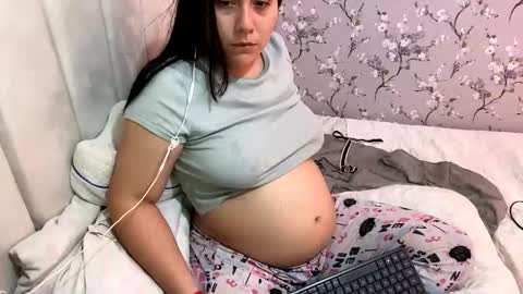 laura online show from January 2025 04:45:01 AM