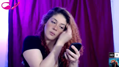 Snapshot of laura_fountain_ chatting on January 2025 08:22:02 PM weedcam Curly Laura OF    online show from January 2025 08:22:02 PM