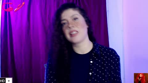 Snapshot of laura_fountain_ chatting on February 2025 11:06:02 AM weedcam Curly Laura OF    online show from February 2025 11:06:02 AM