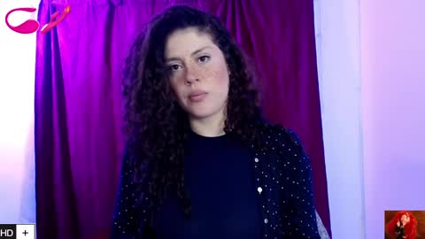 Snapshot of laura_fountain_ chatting on February 2025 06:21:01 PM weedcam Curly Laura OF    online show from February 2025 06:21:01 PM