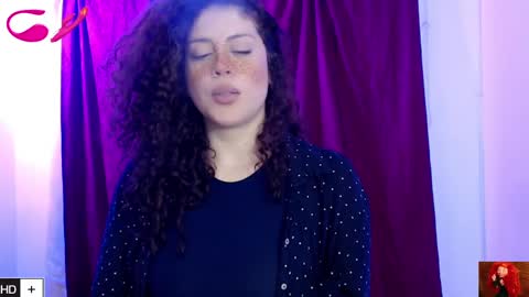 Snapshot of laura_fountain_ chatting on February 2025 09:25:02 PM weedcam Curly Laura OF    online show from February 2025 09:25:02 PM