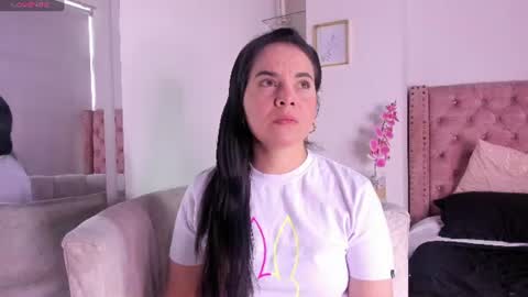 Snapshot of laura_hotties chatting on July 2026 01:35:02 PM laura hotties online show from July 2026 01:35:02 PM