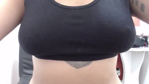  Laura  online show from October 2025 02:56:02 PM