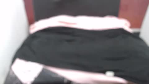  Laura  online show from January 2026 01:49:01 PM