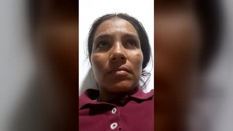  Laura  online show from April 2026 12:46:01 AM