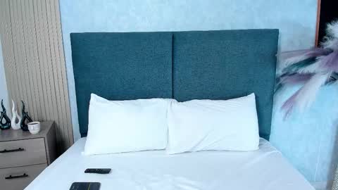 Snapshot of laura_ivy chatting on December 2025 12:47:02 PM LauraIvy online show from December 2025 12:47:02 PM