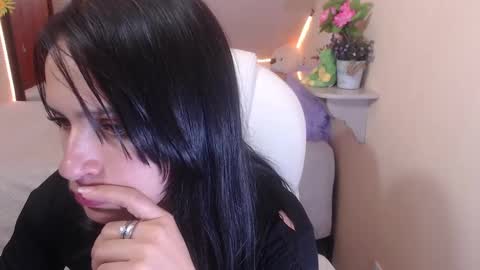 Laura Pink    online show from December 2024 01:32:02 AM