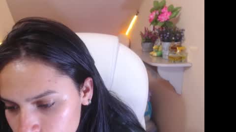 Laura Pink    online show from December 2024 01:23:01 AM