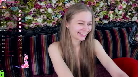 Snapshot of laura_pudd chatting on January 2025 12:30:01 PM Laura online show from January 2025 12:30:01 PM