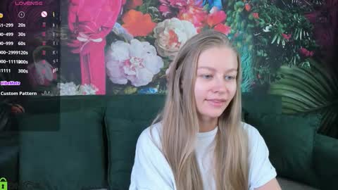 Snapshot of laura_pudd chatting on November 2025 09:30:01 AM Laura online show from November 2025 09:30:01 AM