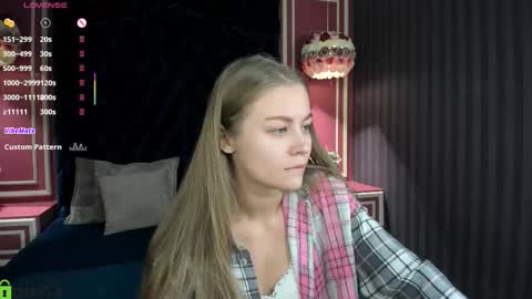 Snapshot of laura_pudd chatting on December 2025 10:46:02 AM Laura online show from December 2025 10:46:02 AM