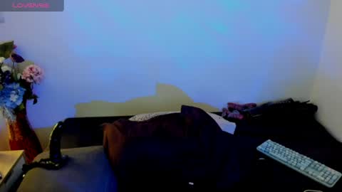 Snapshot of laura_sinner chatting on June 2026 06:56:01 PM Laura online show from June 2026 06:56:01 PM