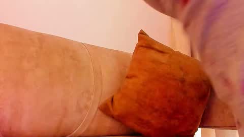 LAURA SOE online show from January 2026 12:21:01 PM