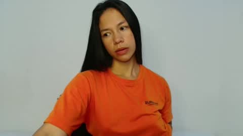 Snapshot of lauracb_ chatting on May 2026 03:40:01 PM lauracb online show from May 2026 03:40:01 PM