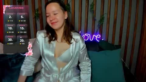 Snapshot of lauraellinss chatting on September 2025 01:10:01 AM Laura online show from September 2025 01:10:01 AM