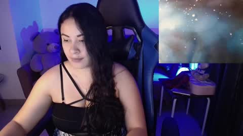 Snapshot of laurahawkes chatting on March 2025 01:22:01 AM laura online show from March 2025 01:22:01 AM