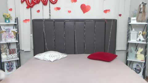 LauraHlot online show from April 2026 05:52:01 AM