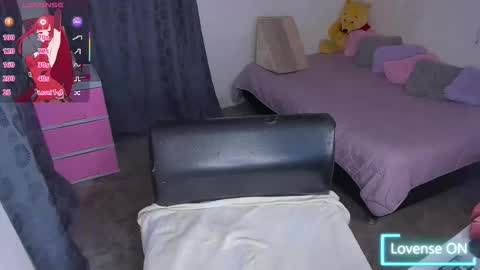 Snapshot of lauramayer chatting on November 2025 03:29:02 AM Laura Mayer online show from November 2025 03:29:02 AM