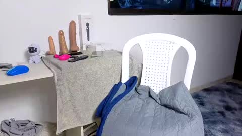 Snapshot of laurasex_21 chatting on February 2025 11:48:01 PM Laura online show from February 2025 11:48:01 PM