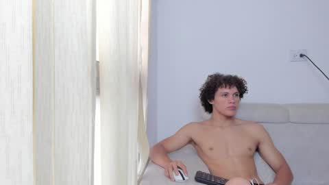 Snapshot of laureent__ chatting on January 2025 06:01:02 PM Laureent online show from January 2025 06:01:02 PM