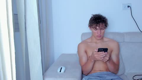 Snapshot of laureent__ chatting on January 2025 10:43:02 AM Laureent online show from January 2025 10:43:02 AM