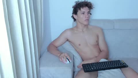 Snapshot of laureent__ chatting on February 2025 06:03:01 AM Laureent online show from February 2025 06:03:01 AM