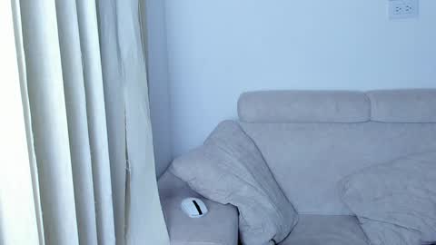 Snapshot of laureent__ chatting on February 2025 06:43:02 AM Laureent online show from February 2025 06:43:02 AM