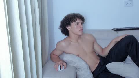 Snapshot of laureent__ chatting on February 2025 09:46:01 AM Laureent online show from February 2025 09:46:01 AM