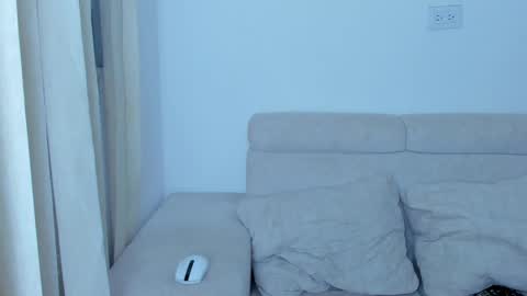 Snapshot of laureent__ chatting on February 2025 04:36:01 AM Laureent online show from February 2025 04:36:01 AM