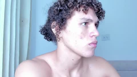 Snapshot of laureent__ chatting on February 2025 10:42:02 AM Laureent online show from February 2025 10:42:02 AM