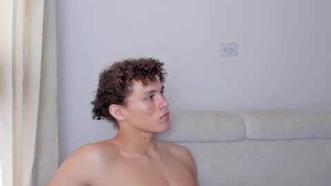 Snapshot of laureent__ chatting on February 2025 01:06:01 PM Laureent online show from February 2025 01:06:01 PM