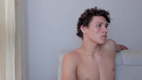 Snapshot of laureent__ chatting on February 2025 02:22:02 PM Laureent online show from February 2025 02:22:02 PM