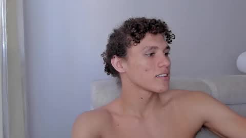 Snapshot of laureent__ chatting on February 2025 05:26:01 PM Laureent online show from February 2025 05:26:01 PM