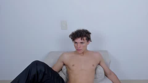 Snapshot of laureent__ chatting on March 2025 07:32:02 AM Laureent online show from March 2025 07:32:02 AM