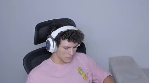 Snapshot of laureent__ chatting on October 2025 07:06:02 AM Laureent online show from October 2025 07:06:02 AM