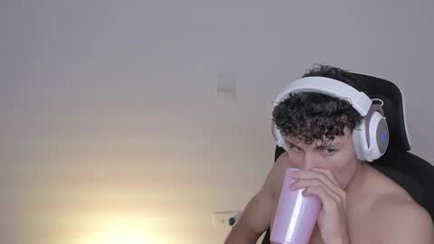 Snapshot of laureent__ chatting on October 2025 06:43:01 AM Laureent online show from October 2025 06:43:01 AM