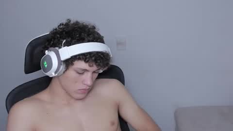 Snapshot of laureent__ chatting on October 2025 07:07:02 AM Laureent online show from October 2025 07:07:02 AM