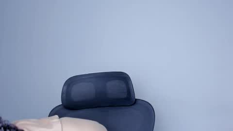 Snapshot of laureent__ chatting on November 2025 09:19:02 AM Laureent online show from November 2025 09:19:02 AM