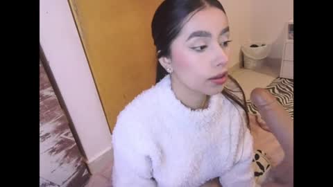 Snapshot of lauren_clauz chatting on April 2026 05:30:01 AM Lauren Clauz online show from April 2026 05:30:01 AM