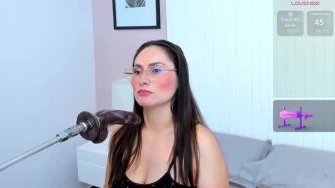 Snapshot of lauren_stone_ chatting on May 2026 07:19:02 PM lauren_stone_ online show from May 2026 07:19:02 PM