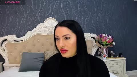 Snapshot of laurenjenssen chatting on March 2025 09:40:01 AM Laura online show from March 2025 09:40:01 AM