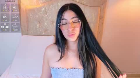 laurenn_smitth online show from February 2026 01:28:02 PM
