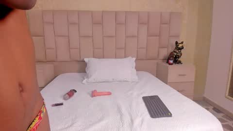 Lauren  online show from September 2025 03:46:02 PM