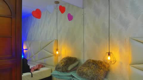 Laurent online show from November 2025 10:19:01 AM