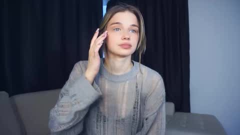 Snapshot of laurineleconey chatting on February 2026 12:57:02 PM Bella online show from February 2026 12:57:02 PM