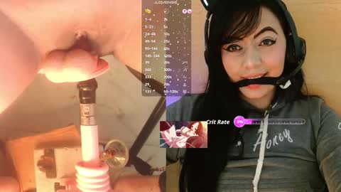 lauriss_ online show from November 2025 02:50:02 AM