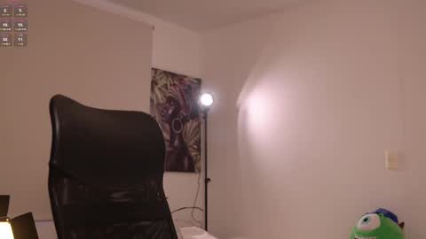 Snapshot of laurita_4 chatting on February 2025 01:17:02 PM laurita_4 online show from February 2025 01:17:02 PM